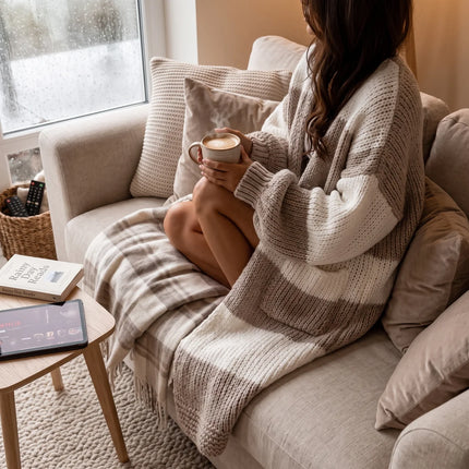 Oversized cardigan for women, chunky checkered knit with pockets